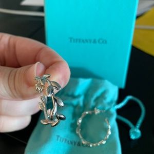 Tiffany & Co Olive Leaf Hoop Earrings -  Sterling silver